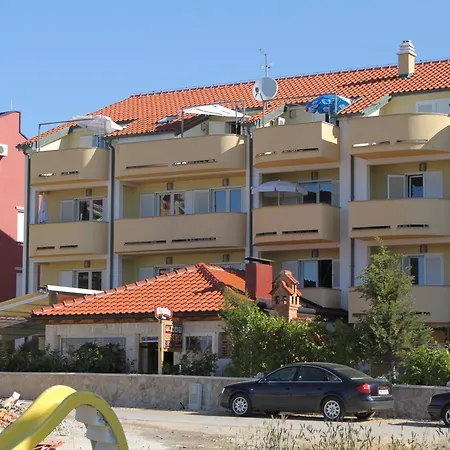 3316e Appartamento Povljana
