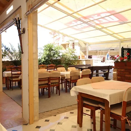 3316e Appartamento Povljana
