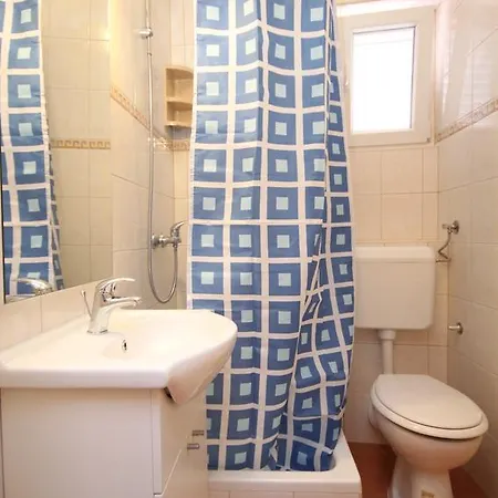 3316e Apartment Povljana